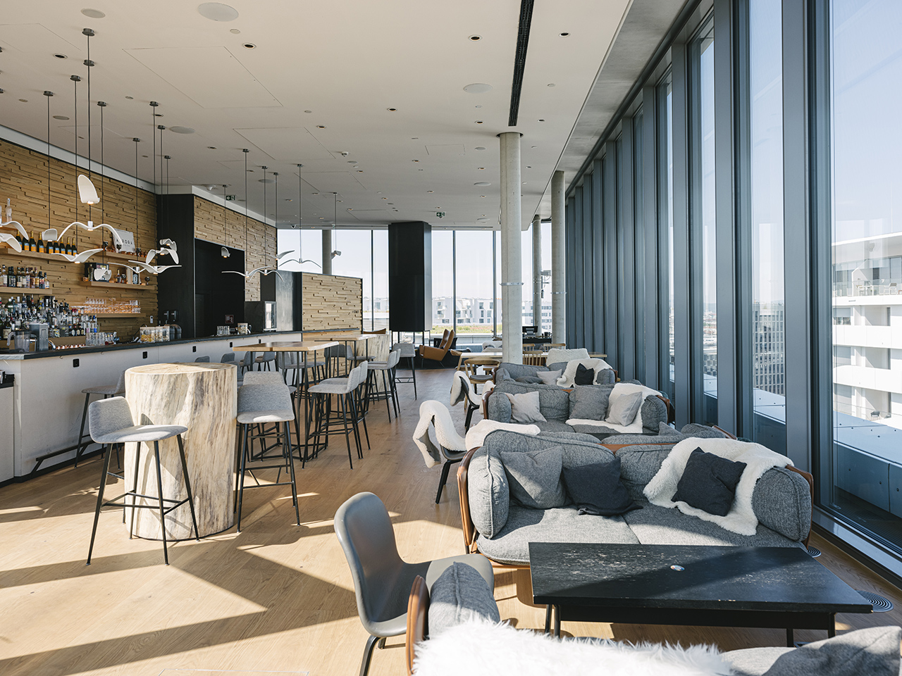 Aurora rooftop bar interior design hotel andaz by archisphere an interior architecture studio in vienna photo copyright by christof wagner