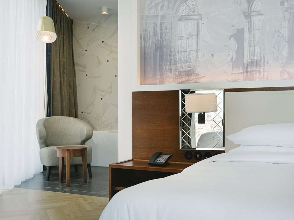 Executive suite Andaz Vienna Interior Design by archisphere in vienna photo copyright by Christof Wagner